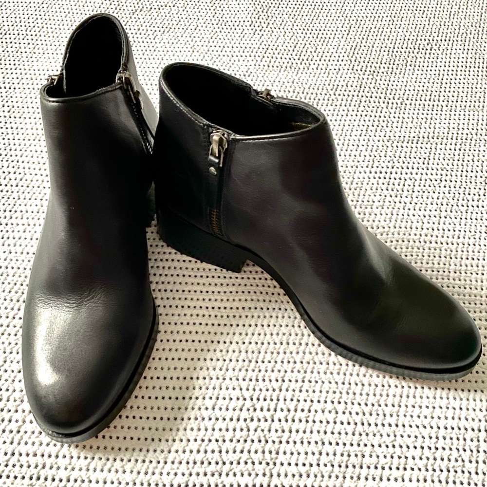 🎉SOLD🎉 Cole Haan Women’s Booties
